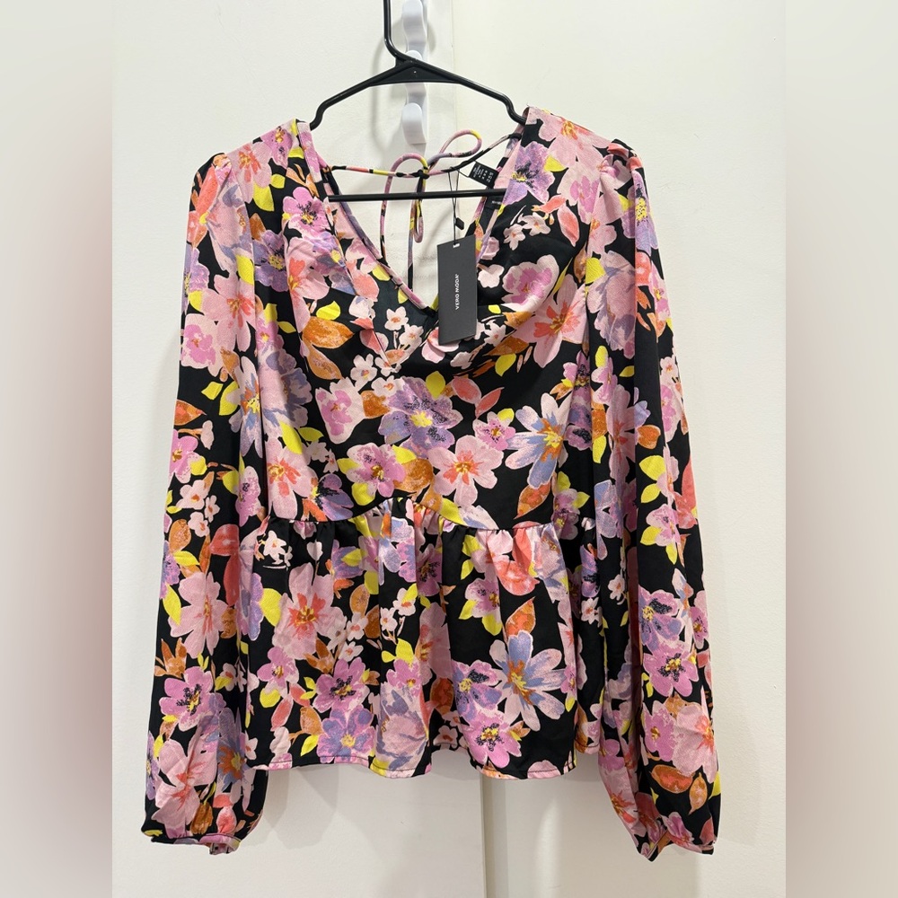 Vero Moda Floral V-Neck Long Sleeve Peplum Top - NEW